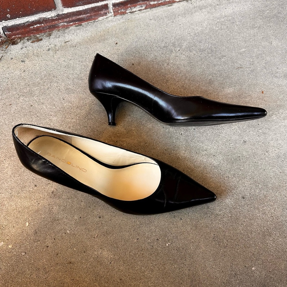 BANDOLINO Black Pointed Toe Heels - Picture 3 of 13